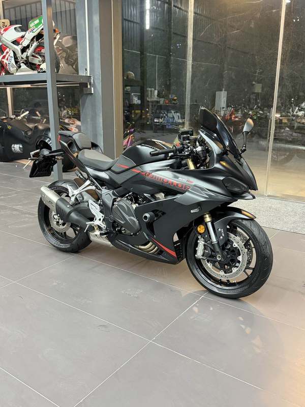 QJMOTOR 赛600