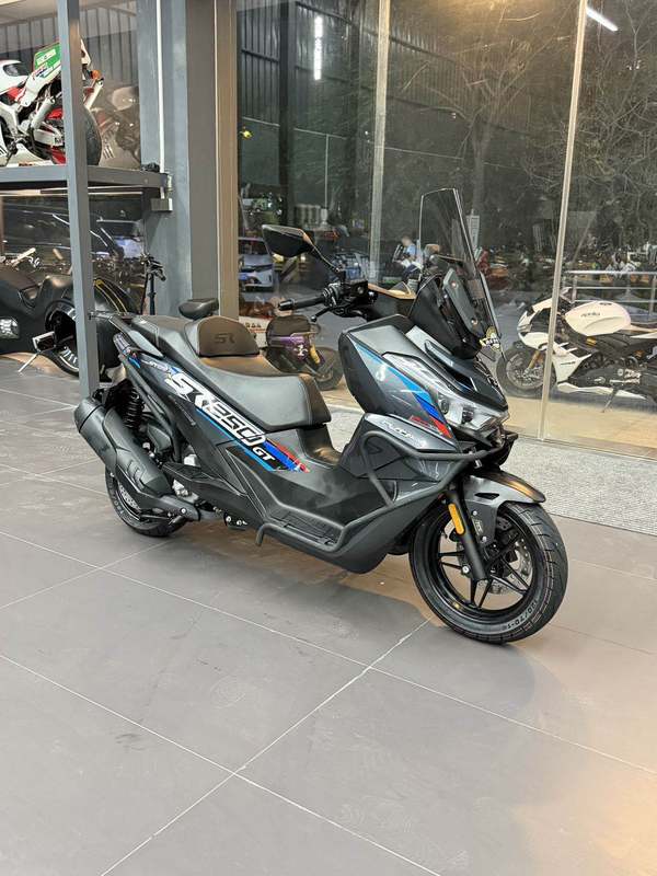 无极 SR250GT