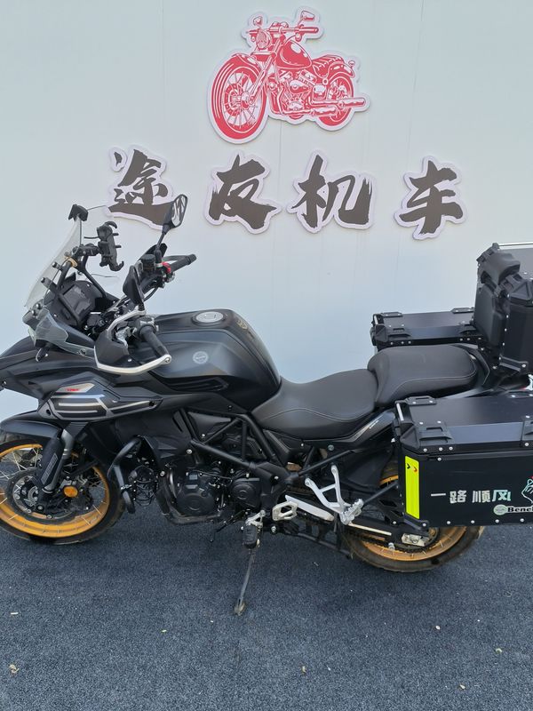 贝纳利 TRK552