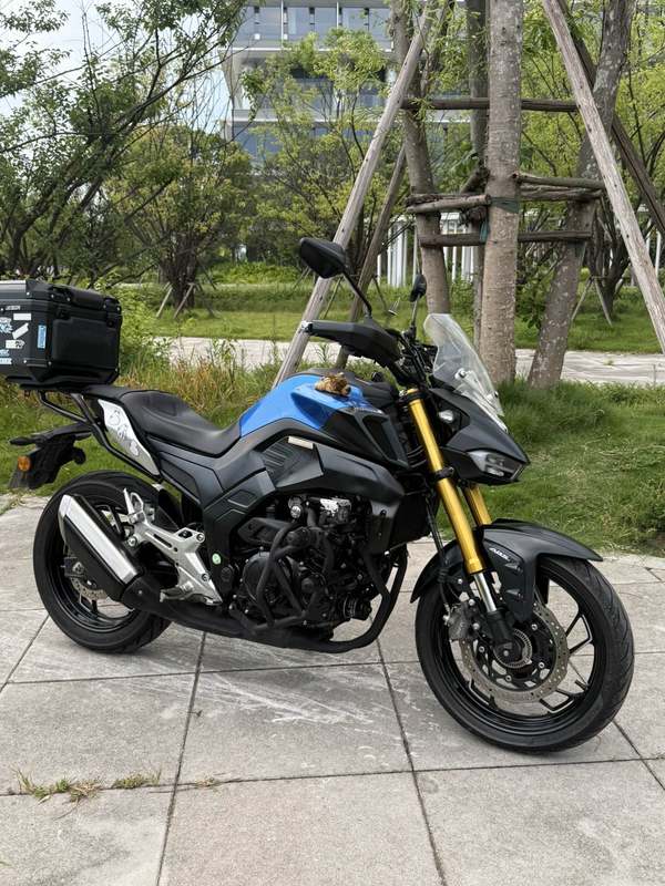 豪爵 XCR300
