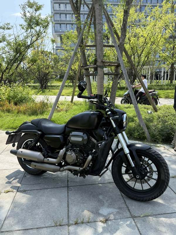 QJMOTOR 闪300S