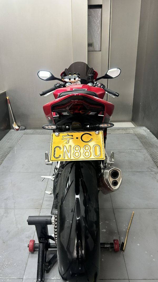 张雪机车 500RR