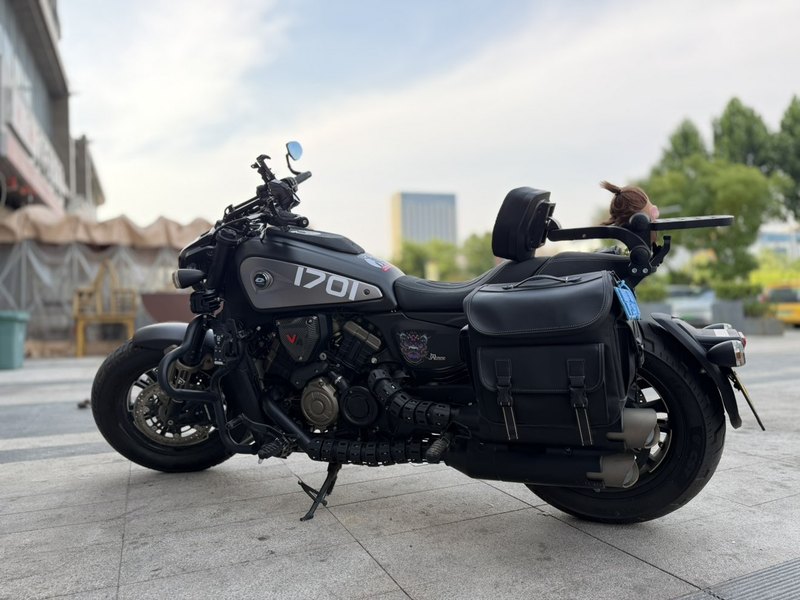 QJMOTOR 闪600