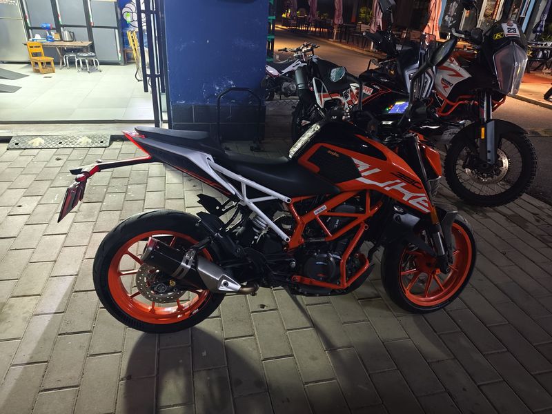 KTMR2R 390 Duke