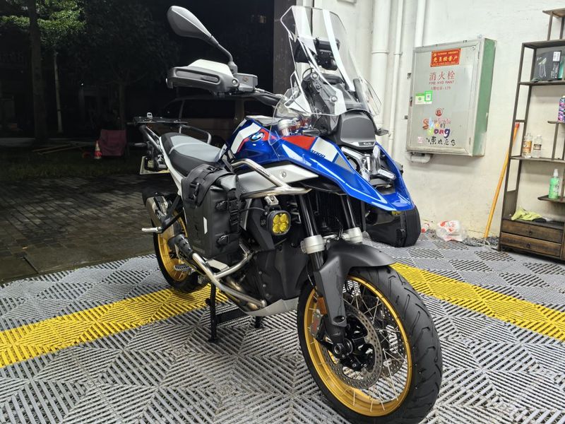 宝马 R 1300 GS
