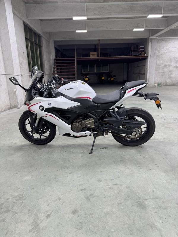 QJMOTOR 赛250