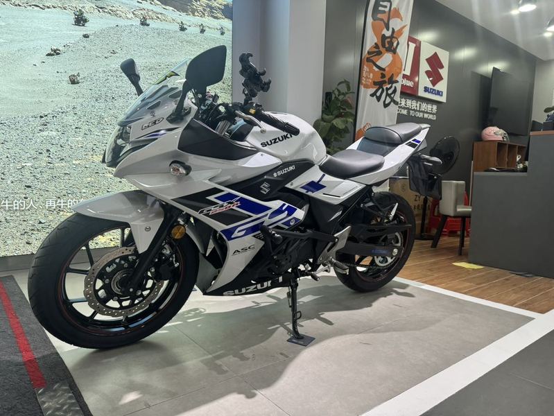 豪爵铃木 GSX250R