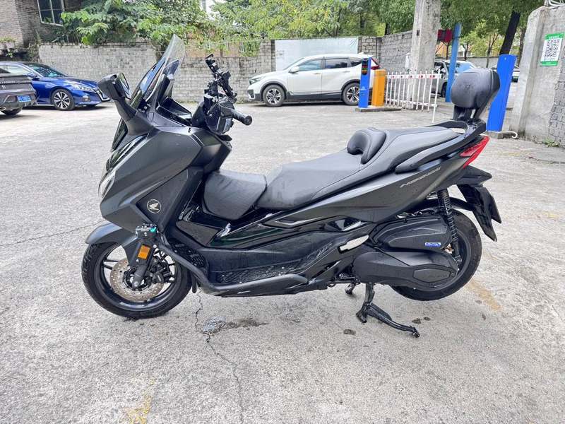 本田WING NSS350