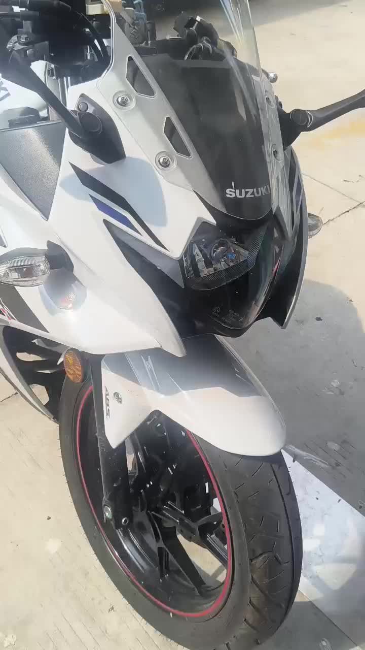 豪爵铃木 GSX250R