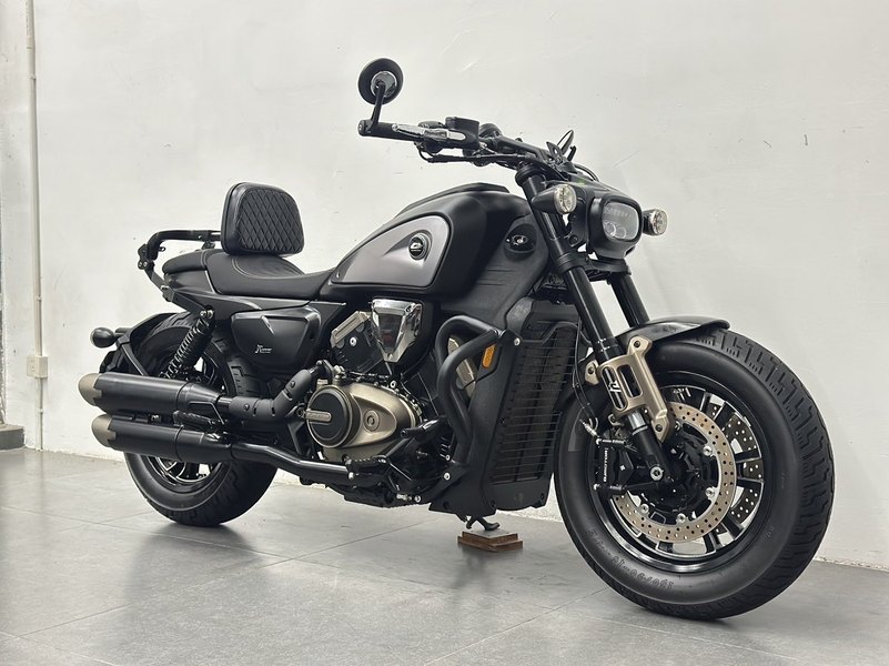 QJMOTOR 闪600