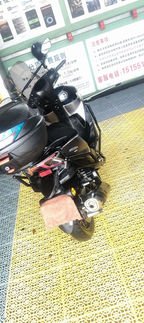 QJMOTOR 鸿150RS