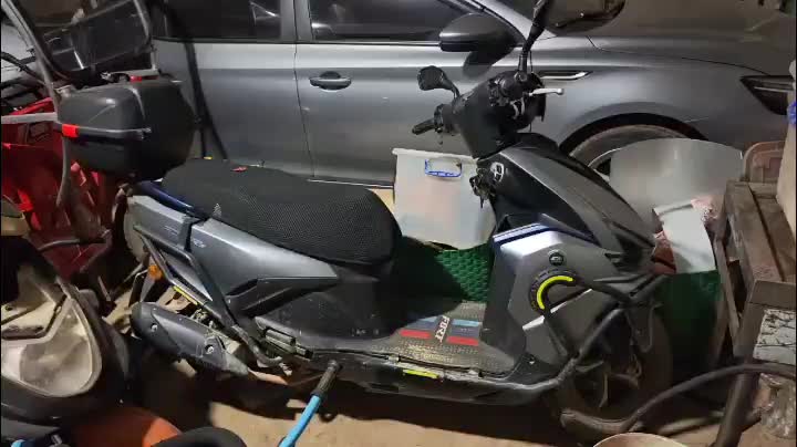 QJMOTOR 鸿125