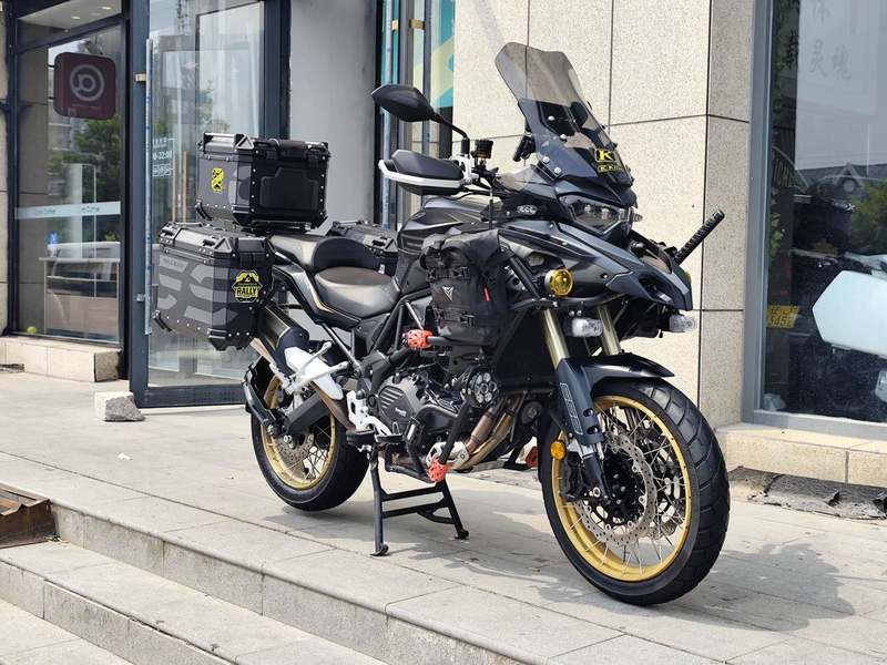 贝纳利 TRK552