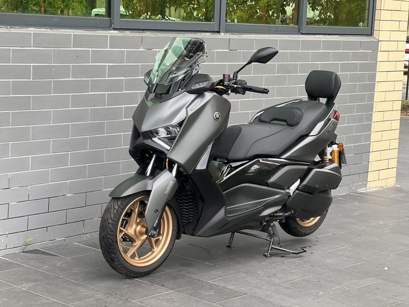 雅马哈 XMAX
