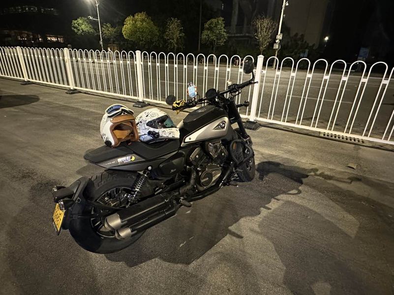 QJMOTOR 闪600
