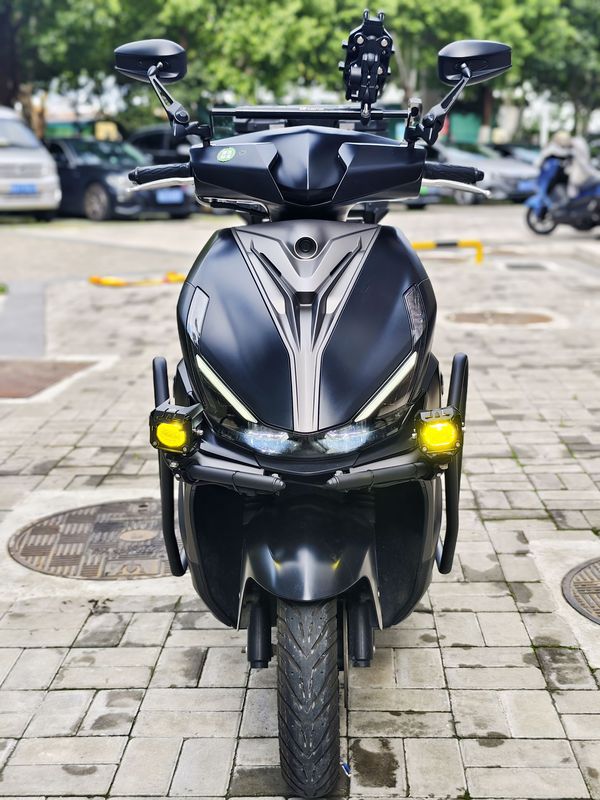 QJMOTOR 鸿125