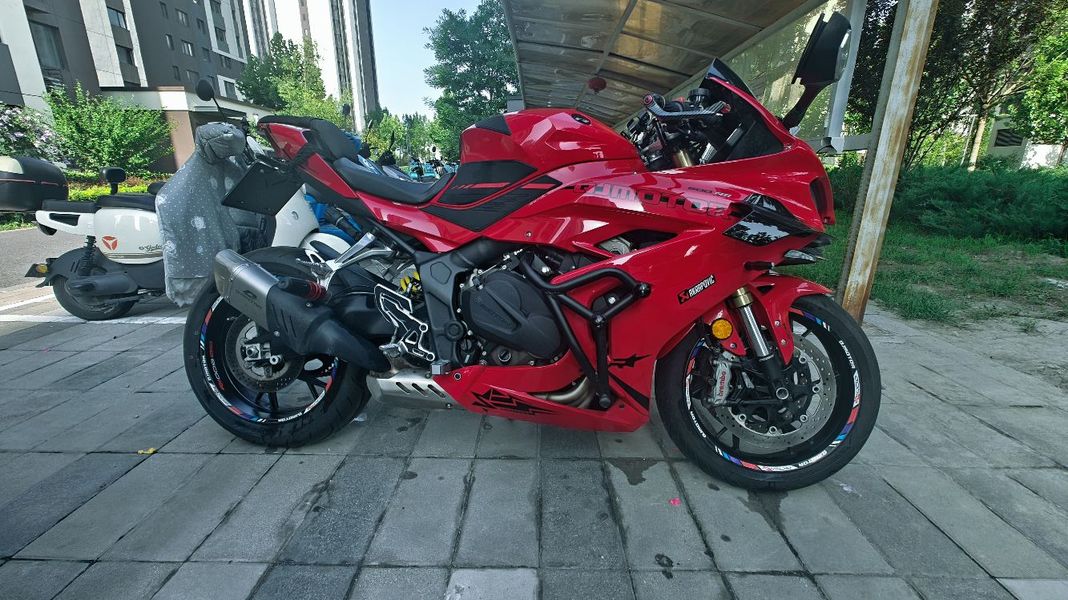 QJMOTOR 赛600