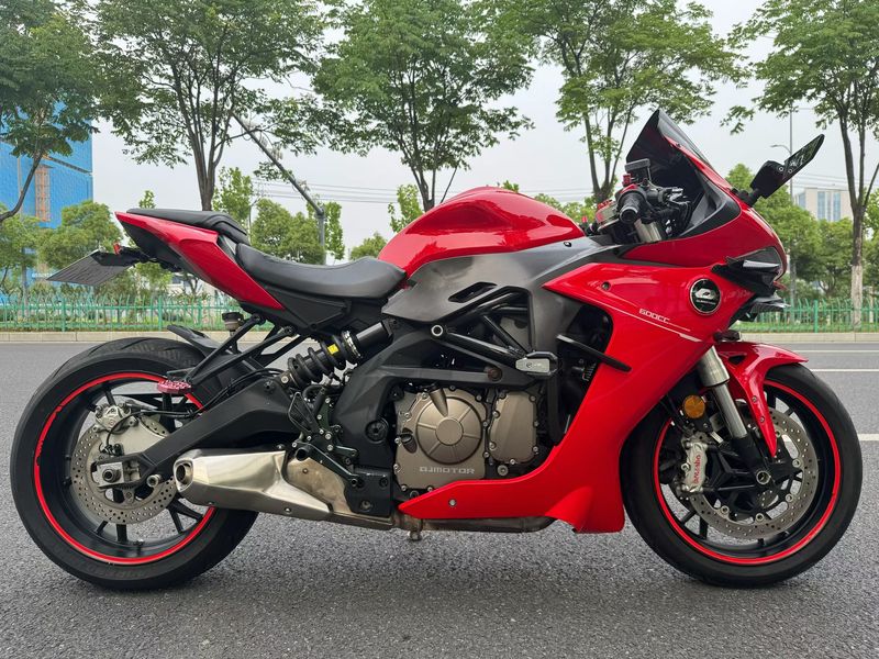 QJMOTOR 赛600