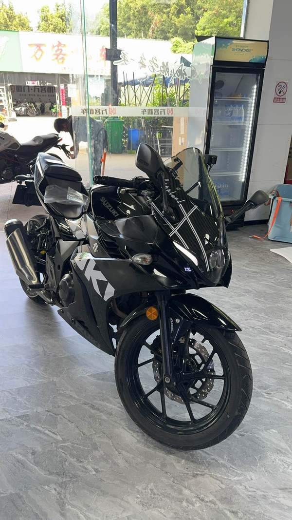 豪爵铃木 GSX250R