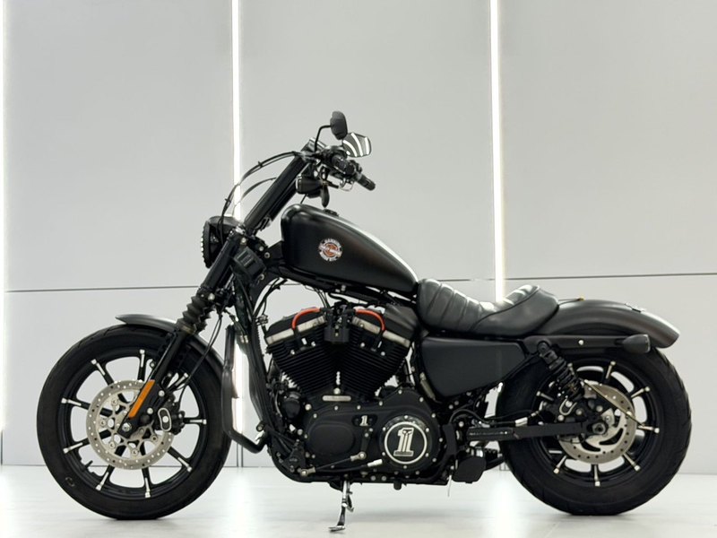 哈雷戴维森 Iron883 硬汉
