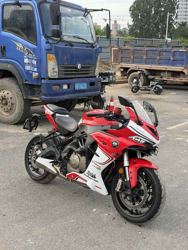 QJMOTOR 赛600
