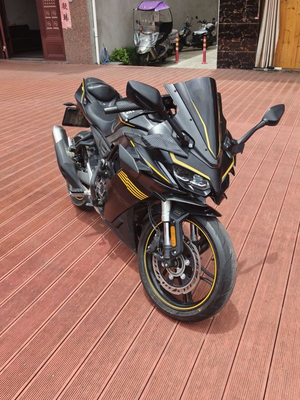 无极 250RR