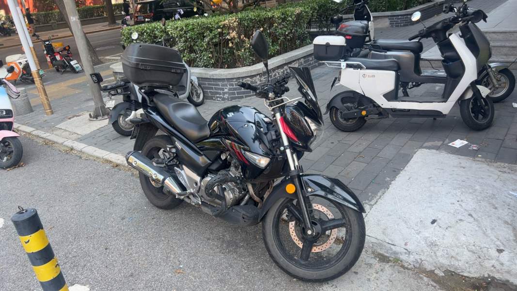 豪爵铃木 骊驰 GW250