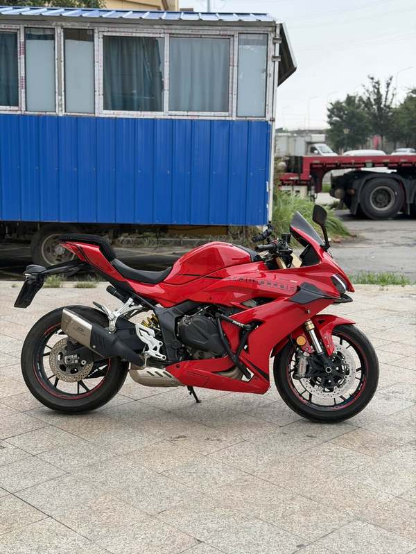 QJMOTOR 赛600