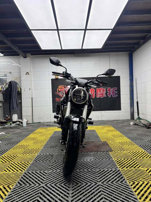 本田WING CB300R