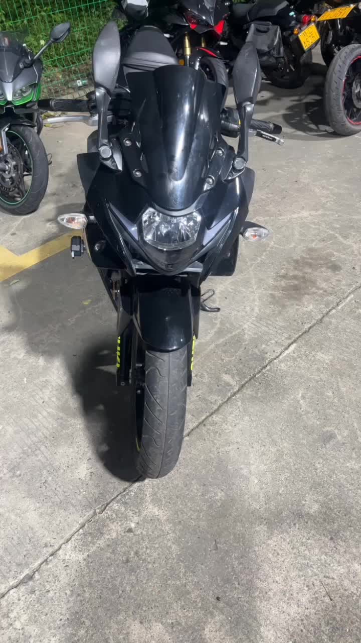 豪爵铃木 GSX250R