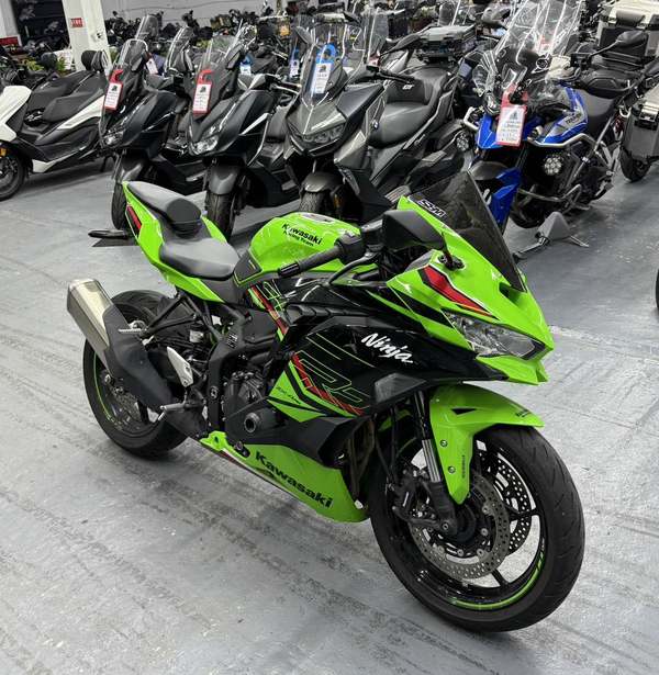 川崎 ZX-4R