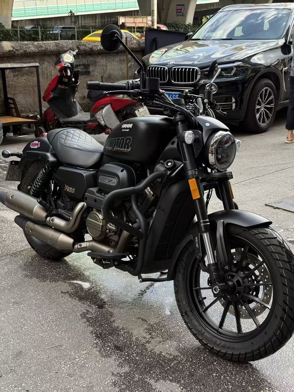 QJMOTOR 闪300S