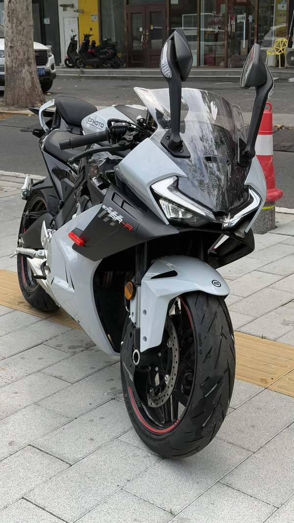 春风 675SR