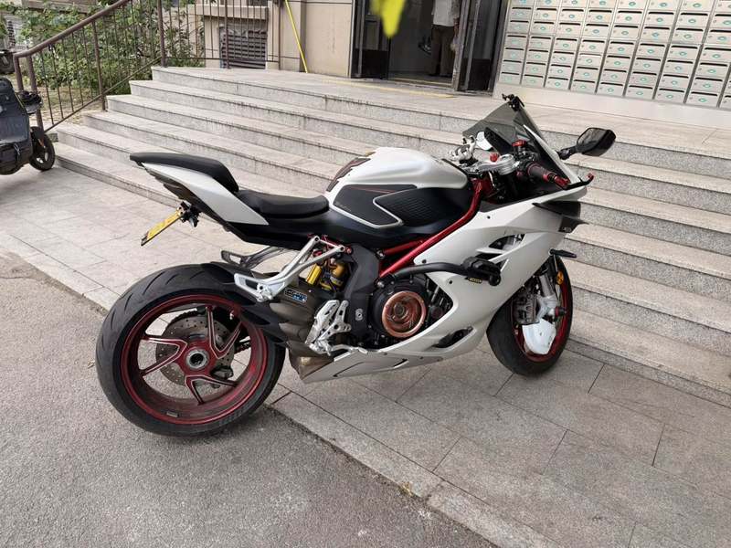 QJMOTOR QJ900GS-8D