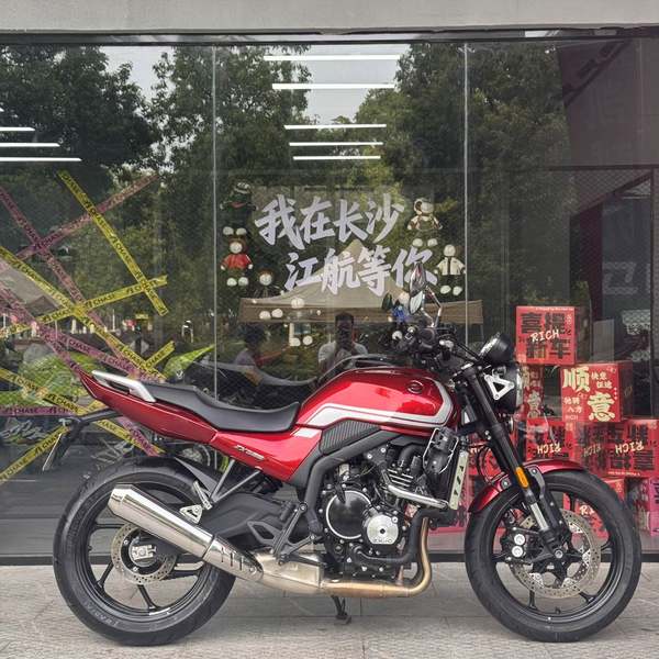 张雪机车 500F