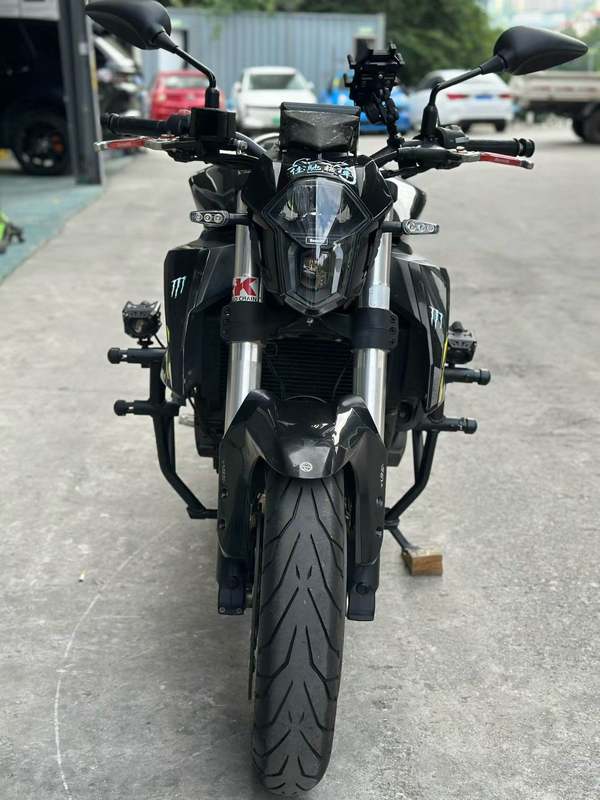 贝纳利 TNT600i