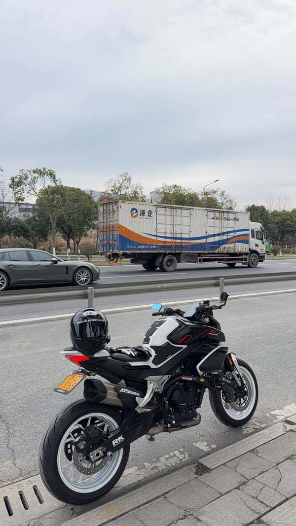春风 800NK