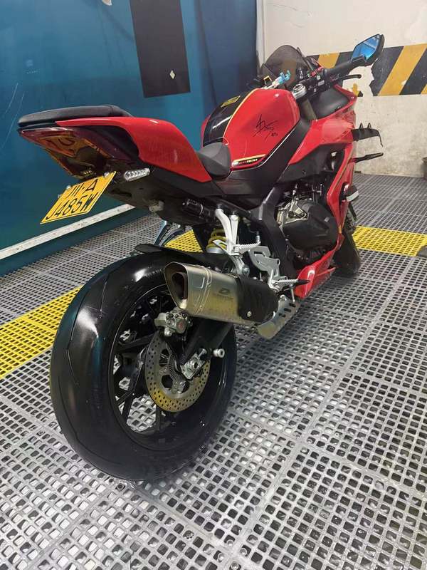 QJMOTOR 赛800