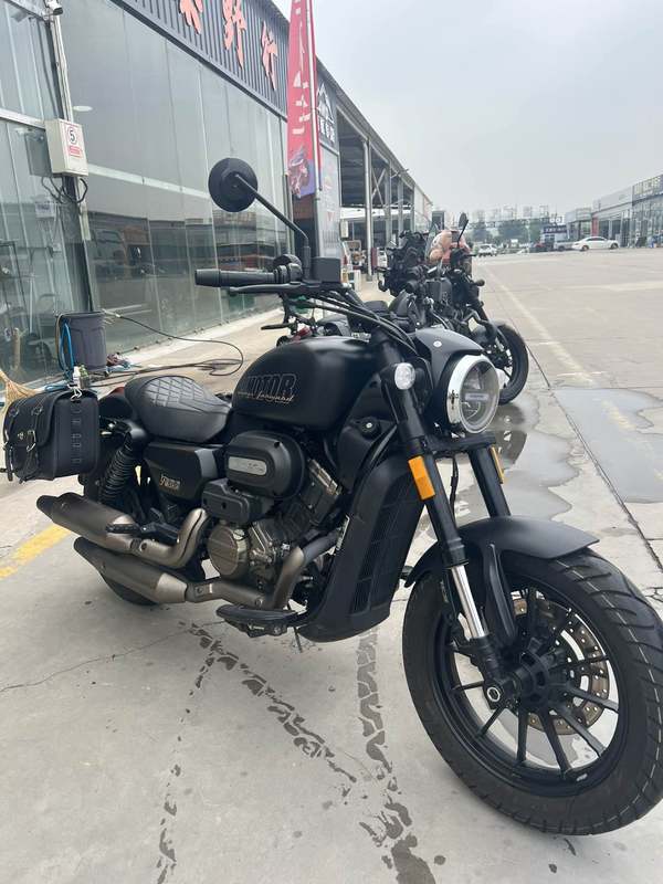 QJMOTOR 闪300S