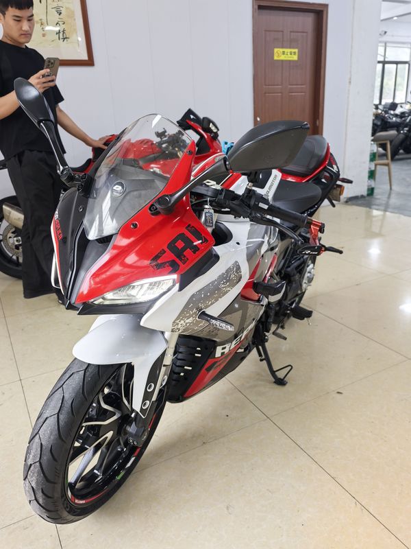QJMOTOR 赛250