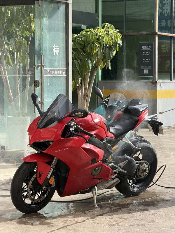 杜卡迪 Panigale V4