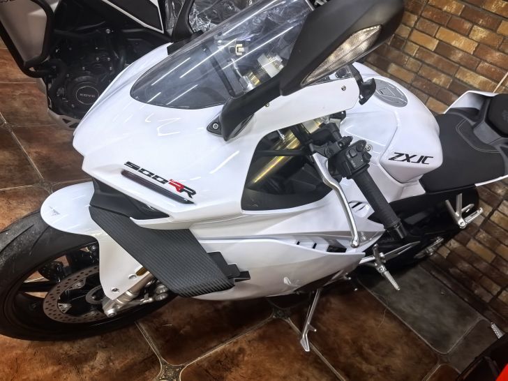 张雪机车 500RR
