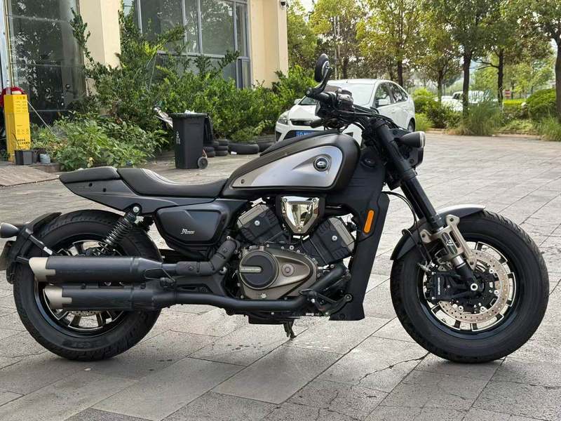 QJMOTOR 闪600