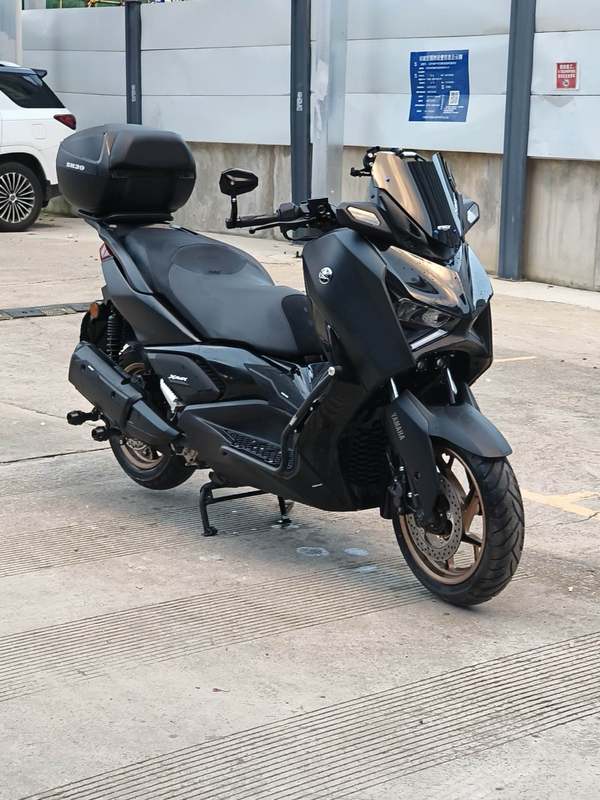 雅马哈 XMAX
