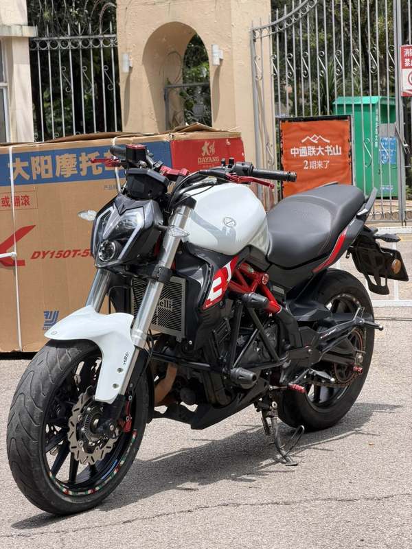 贝纳利 蓝宝龙 BN302S