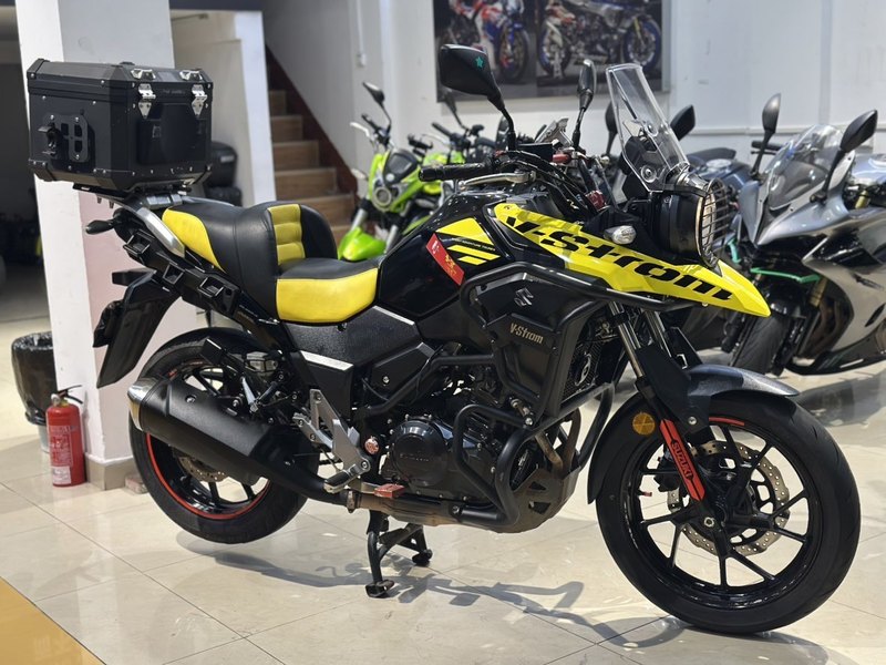 豪爵铃木 DL250