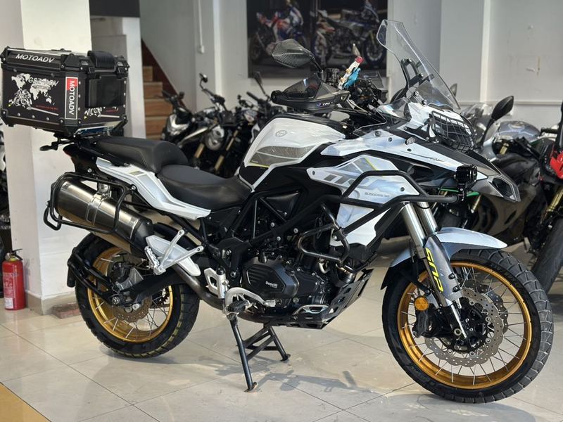 贝纳利 金鹏 TRK502