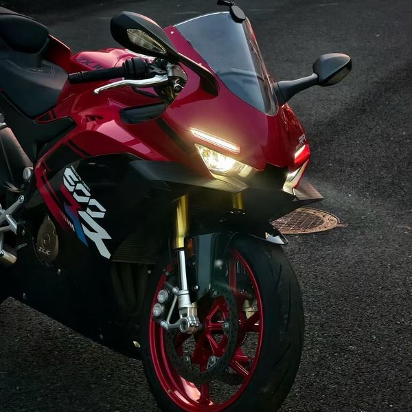 张雪机车 500RR
