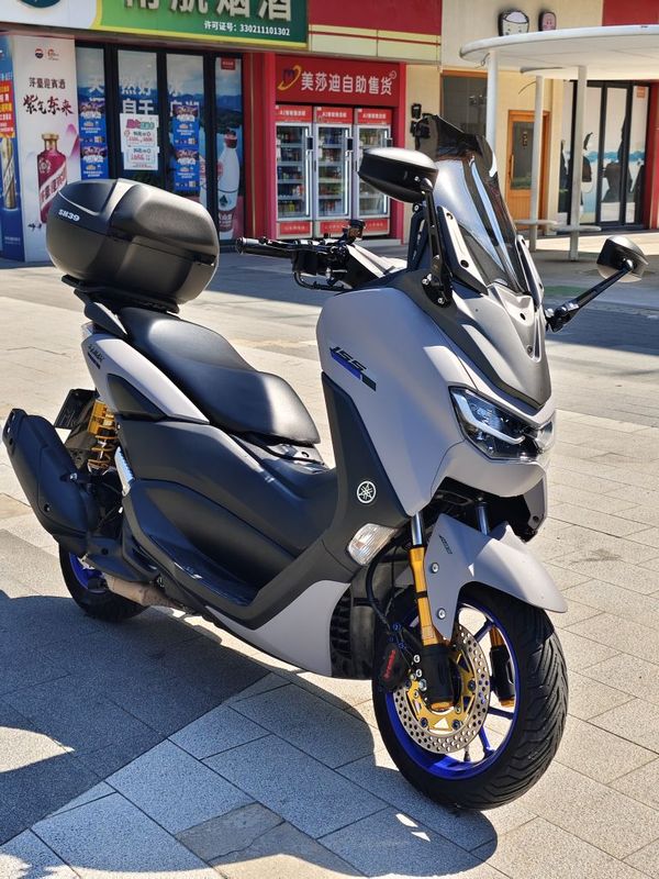 雅马哈 NMAX