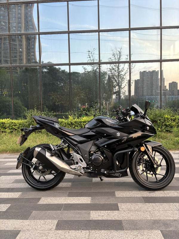 豪爵铃木 GSX250R